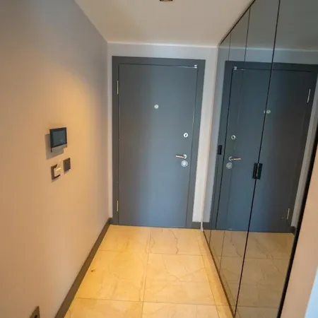 Elegant 2 1 In Sisli Prime Location Apartamento Estambul