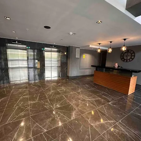Elegant 2 1 In Sisli Prime Location איסטמבול
