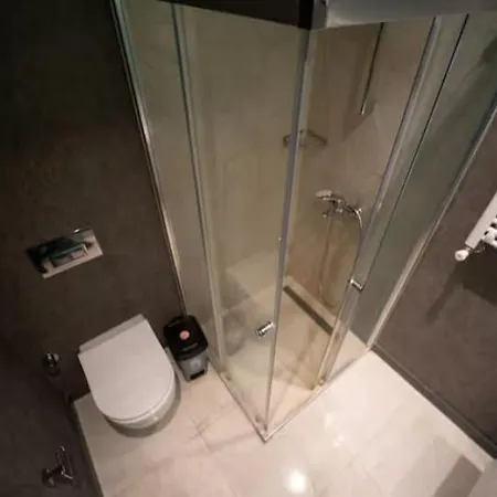 Elegant 2 1 In Sisli Prime Location דירה איסטמבול
