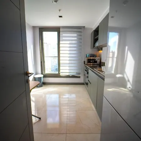 Elegant 2 1 In Sisli Prime Location דירה *